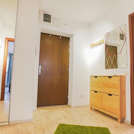 Hideaway Near Parliament Building Apartment Bukares Bagian luar foto