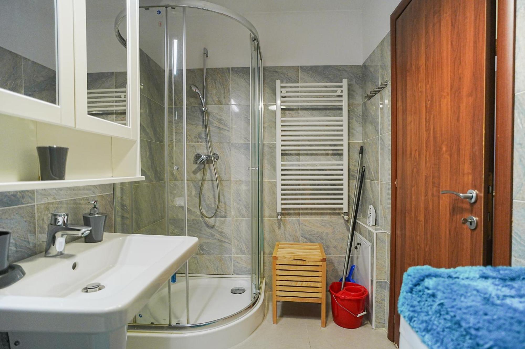 Hideaway Near Parliament Building Apartment Bukares Bagian luar foto