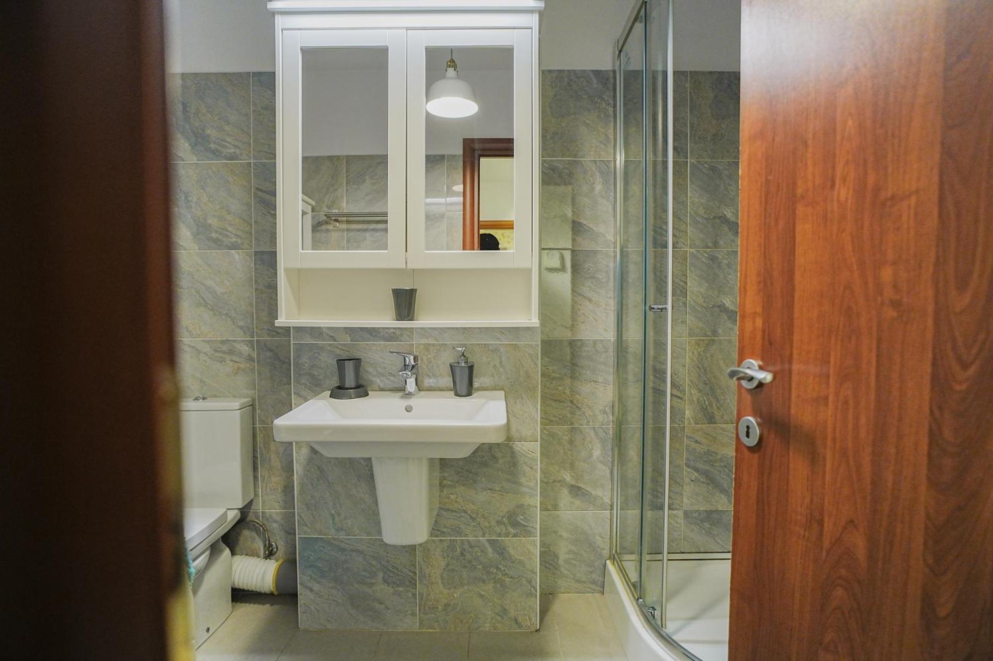 Hideaway Near Parliament Building Apartment Bukares Bagian luar foto