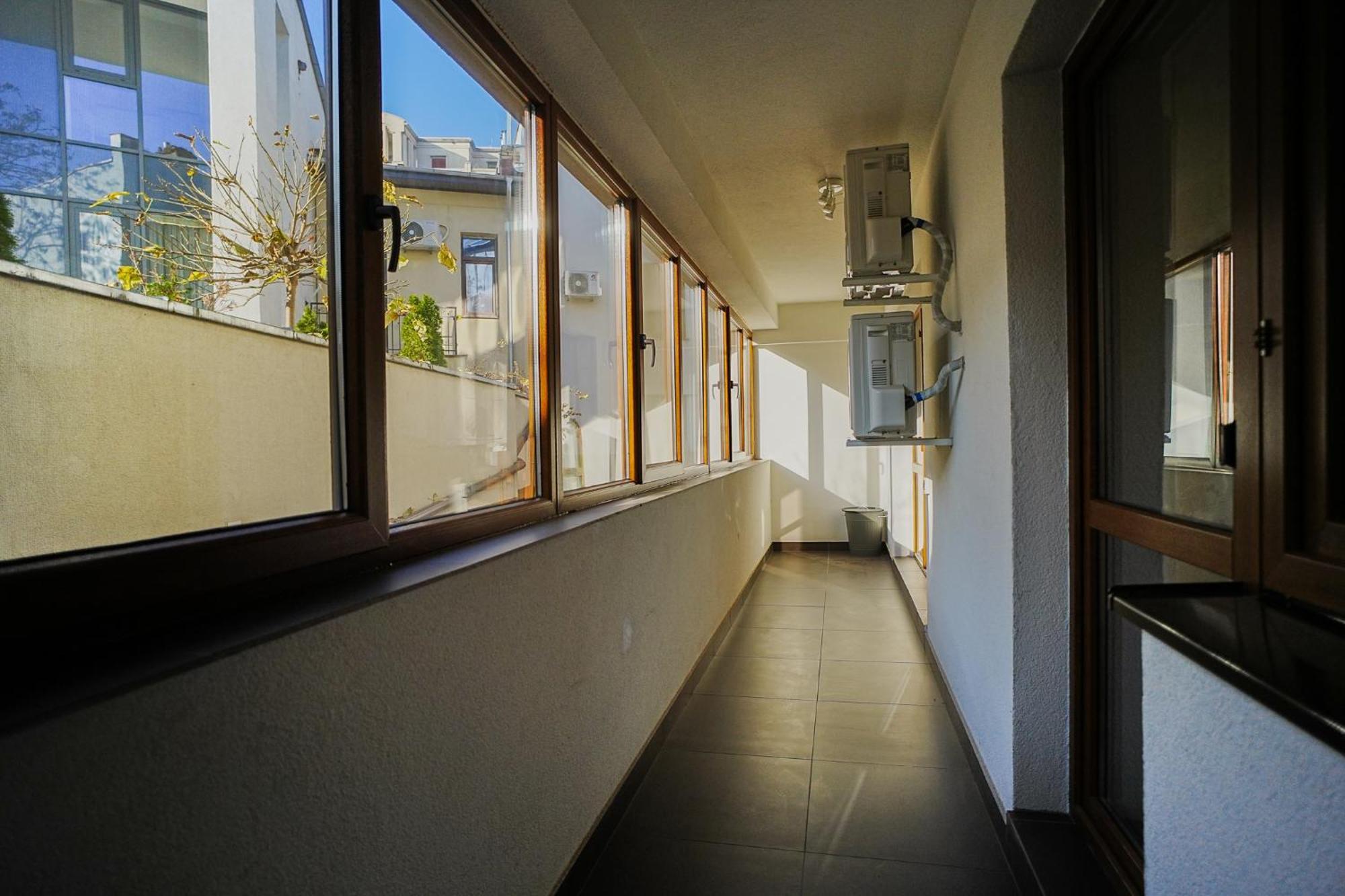 Hideaway Near Parliament Building Apartment Bukares Bagian luar foto